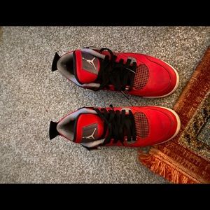 Retro Jordan 4s toro